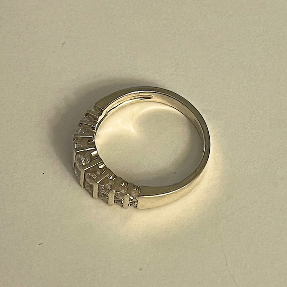 Sterling Silver Cubic Zirconia Ring - Picture 4 of 5